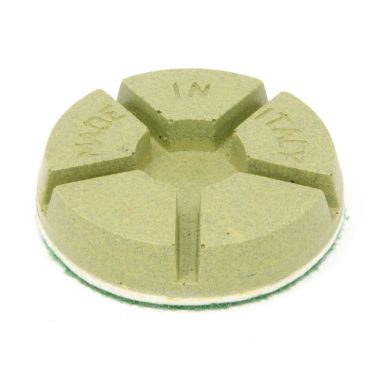 Pad résine 75mm grande épaisseur pour ponçage et polissage du béton avec une ponceuse surfaceuse de sol